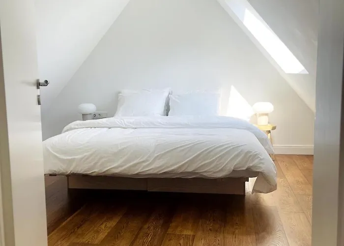 Charming 1930s Clèves